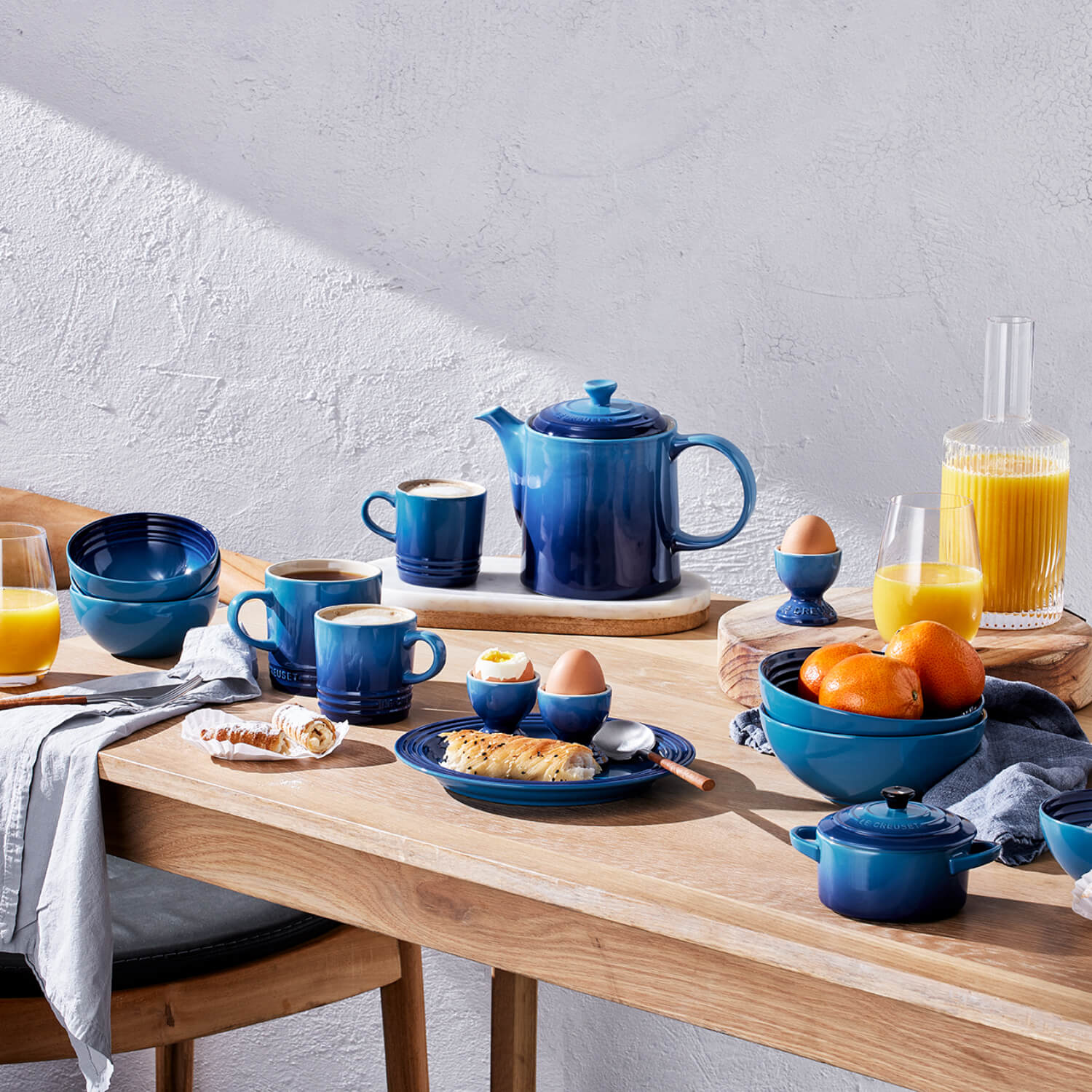 Le Creuset Stoneware Grand Teapot - Azure - Image 6