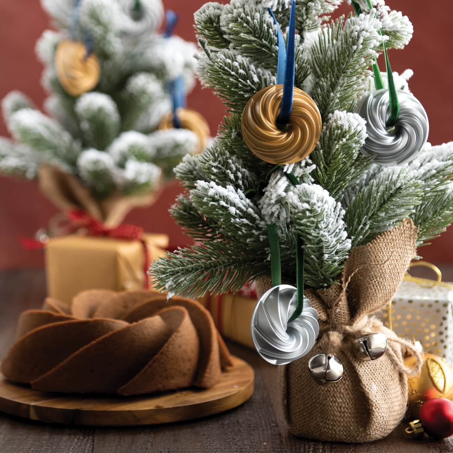 Nordic Ware Heritage Bundt Tree Ornament - Image 5