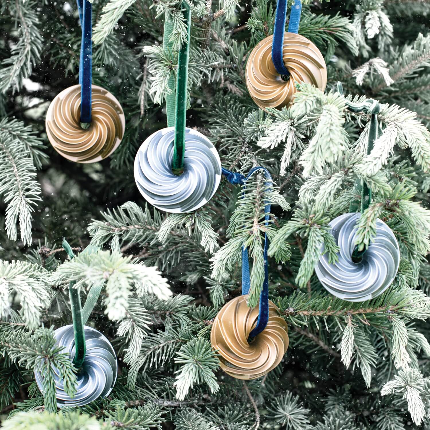 Nordic Ware Heritage Bundt Tree Ornament - Image 7