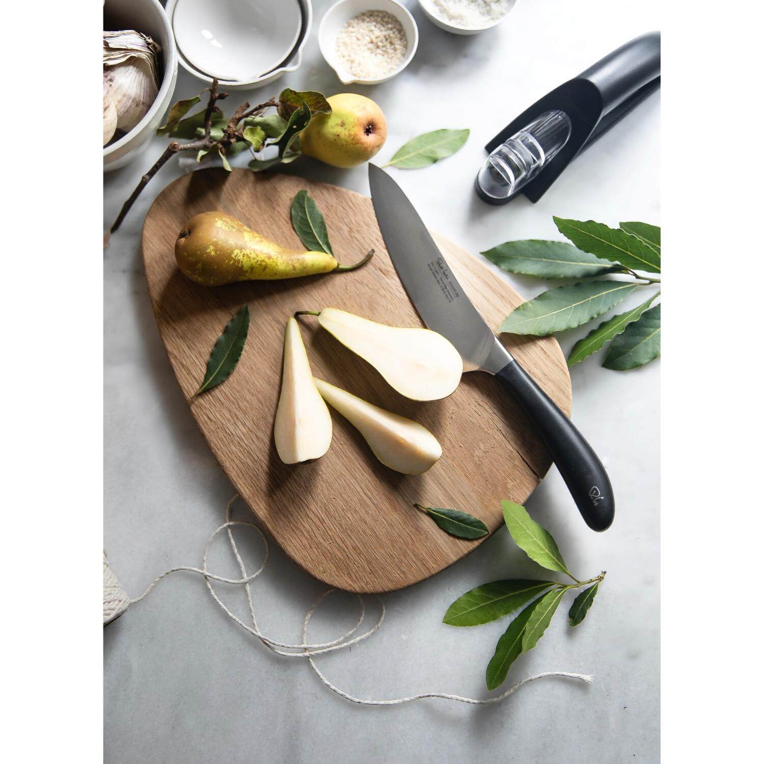 Robert Welch 32cm Oak Pebble Chopping Board - Image 3