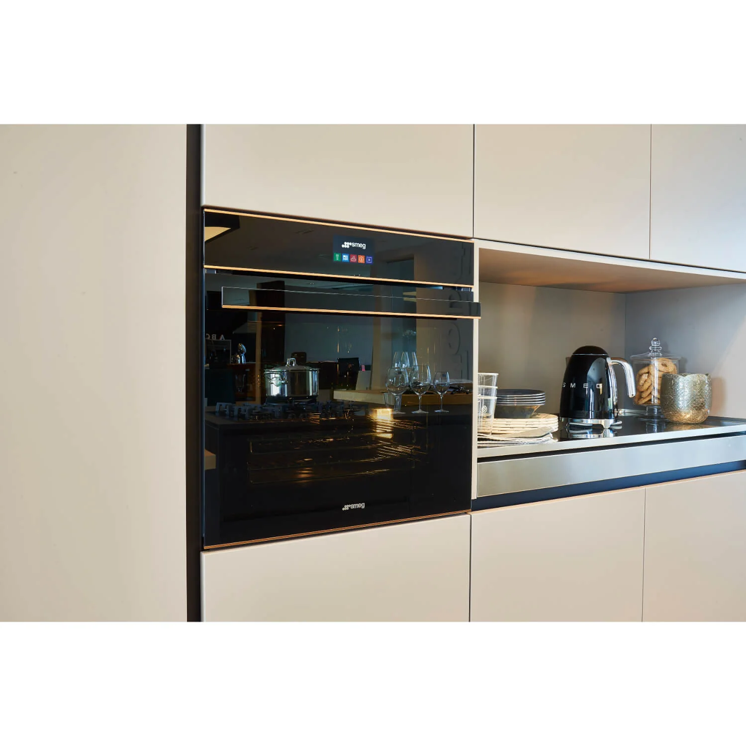 Smeg 50's Style Retro KLF03 Jug Kettle - Black - Image 4