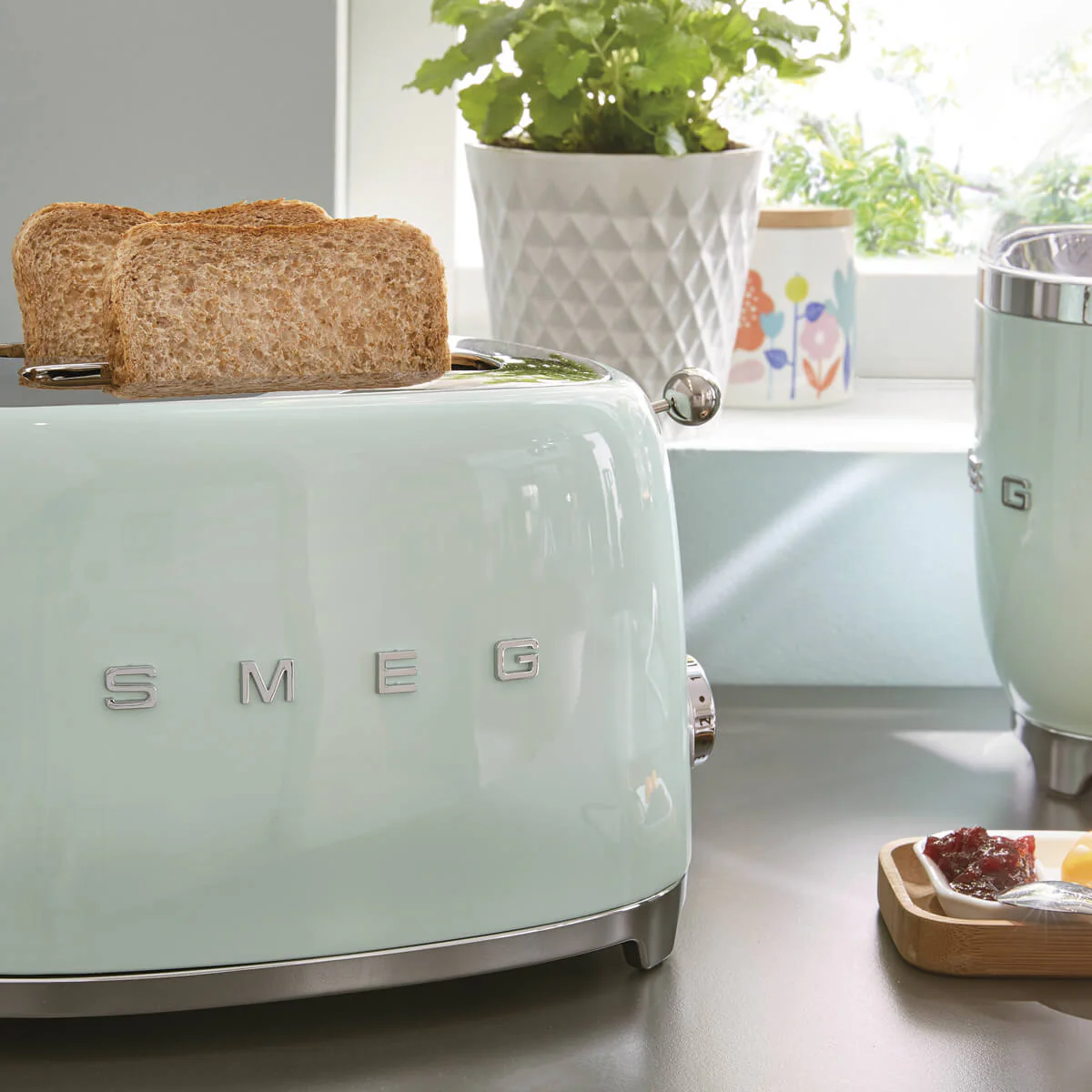 Smeg 50's Style Retro TSF01 2 Slice Toaster - Pastel Green - Image 5