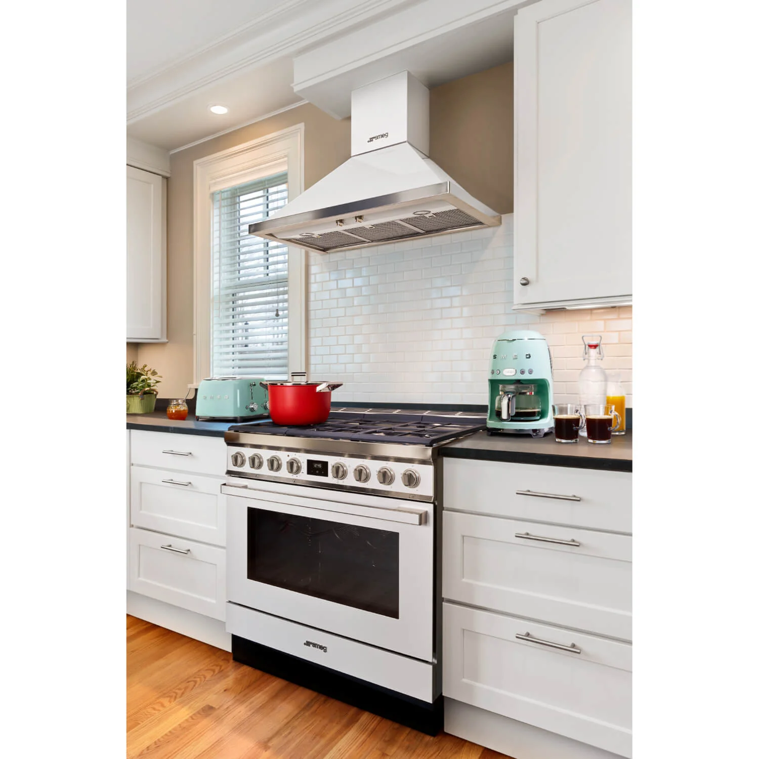 Smeg 50's Style Retro TSF03 4 Slice Toaster - Pastel Green - Image 10